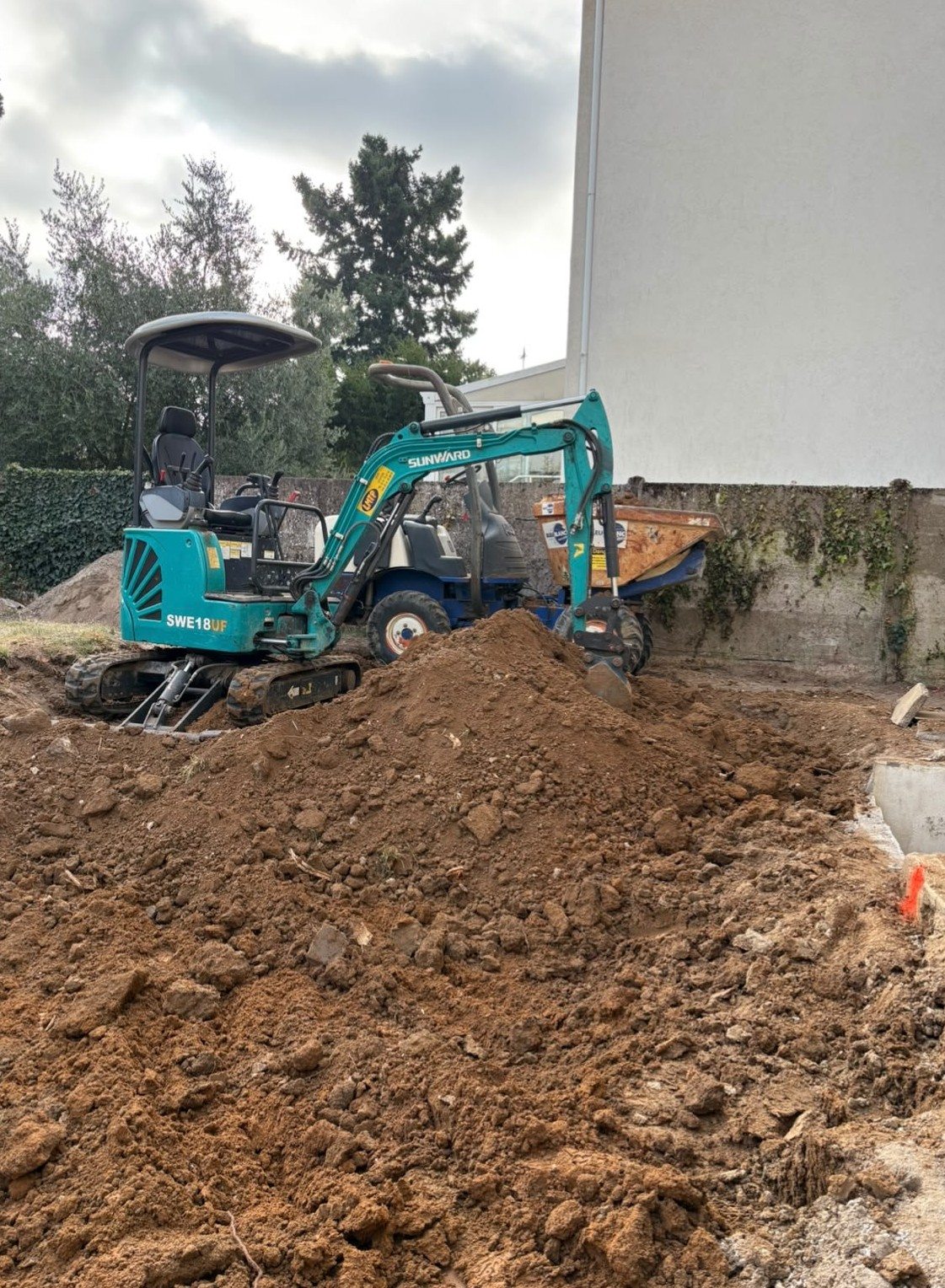 Terrassement MTA avec mini-pelle en Touraine